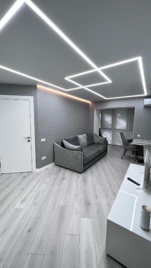 Modern Gagarina Avenue Apartment Днепър Екстериор снимка