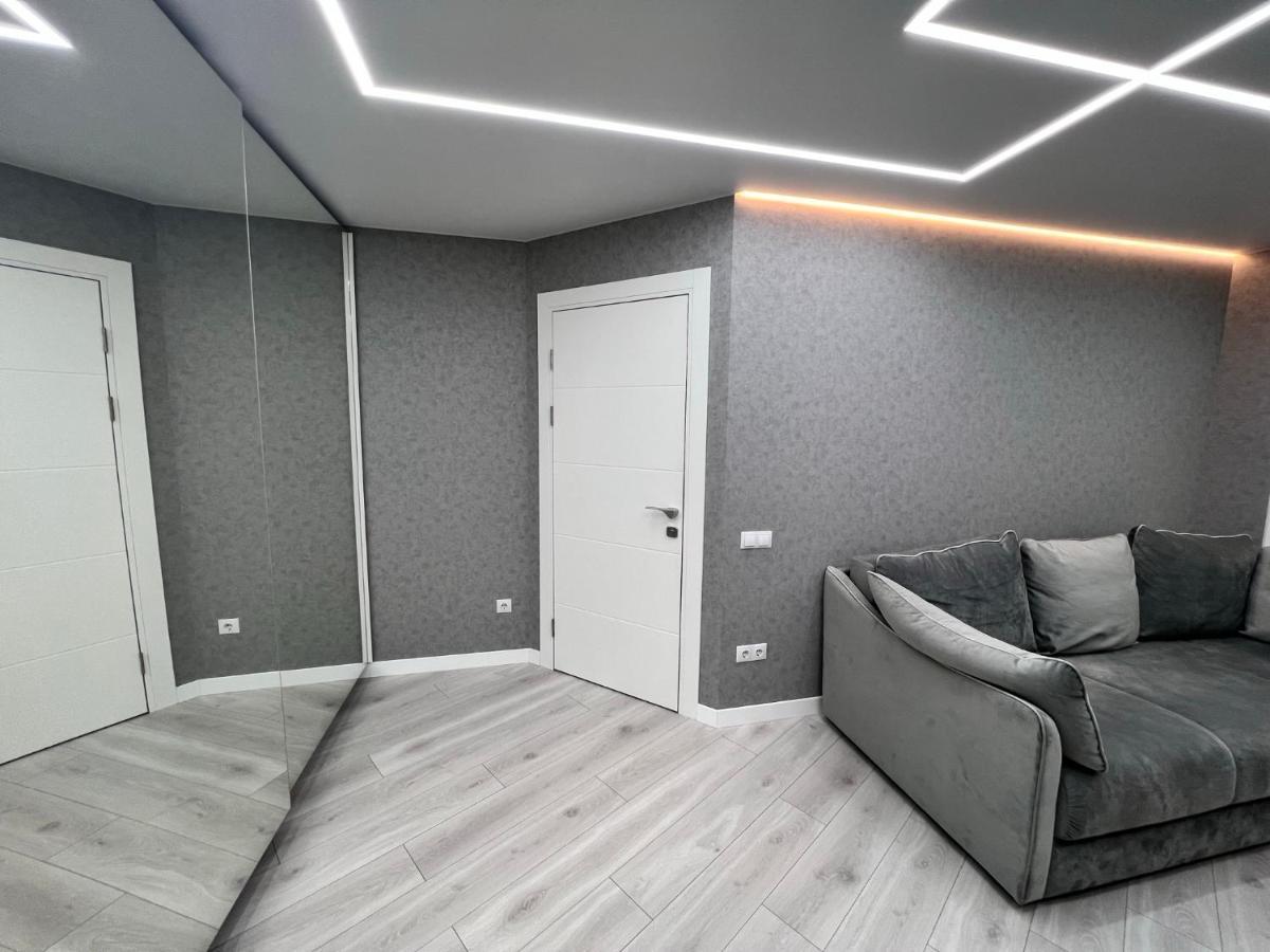 Modern Gagarina Avenue Apartment Днепър Екстериор снимка