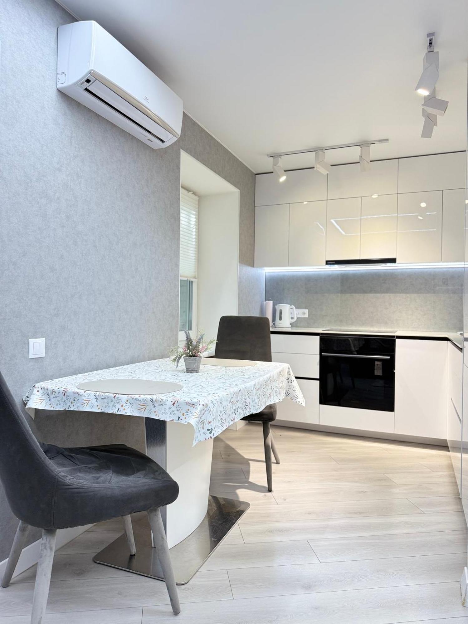 Modern Gagarina Avenue Apartment Днепър Екстериор снимка